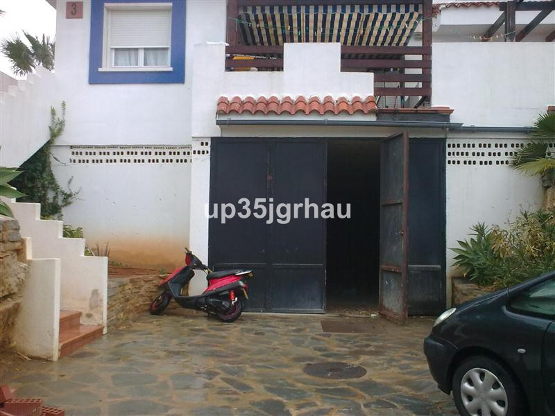 Commercial property in Manilva