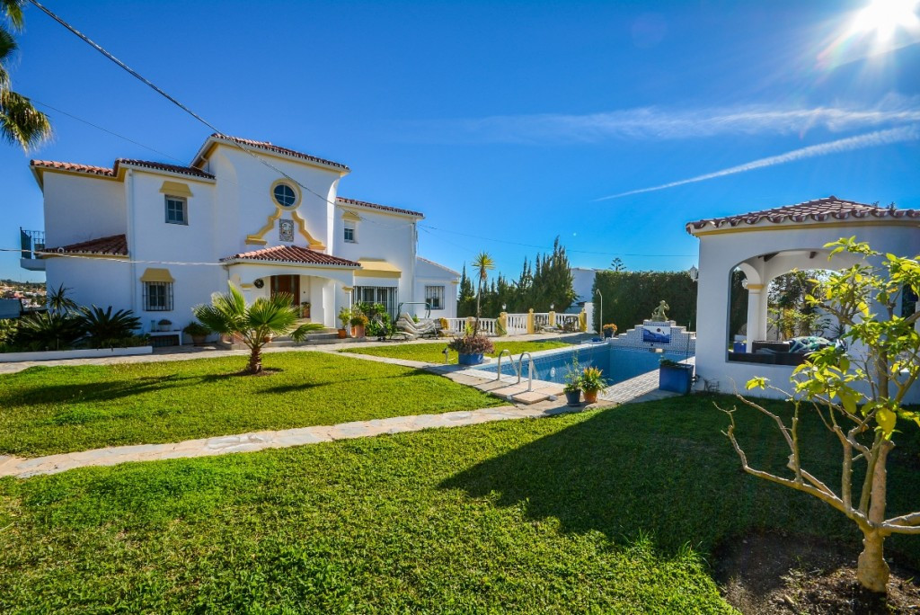 Villa in Estepona