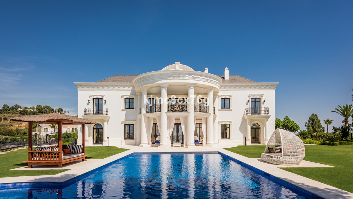 Villa in Hacienda Las Chapas
