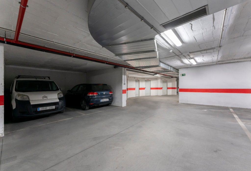 Garage in Coín