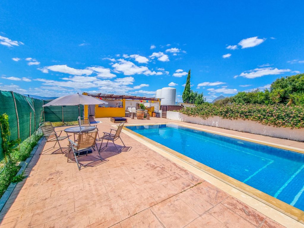 Country house in Casares