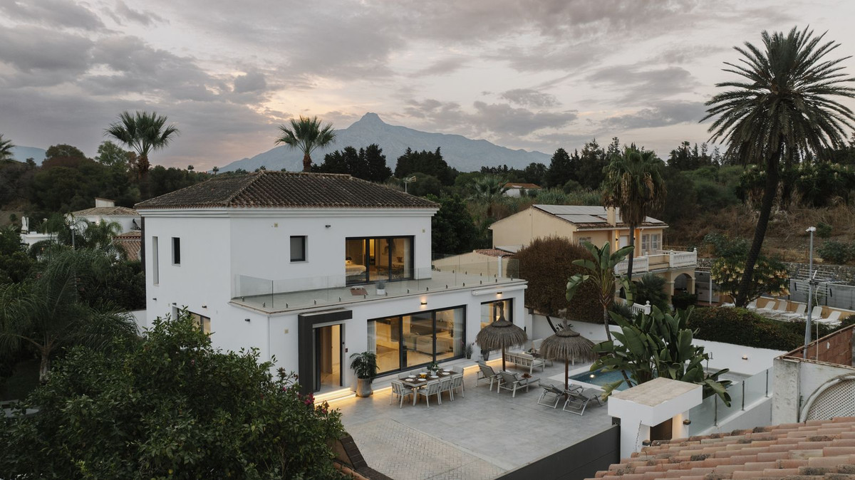 Villa in Nueva Andalucía