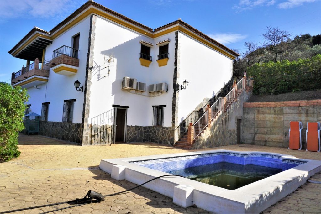 Villa in Sayalonga