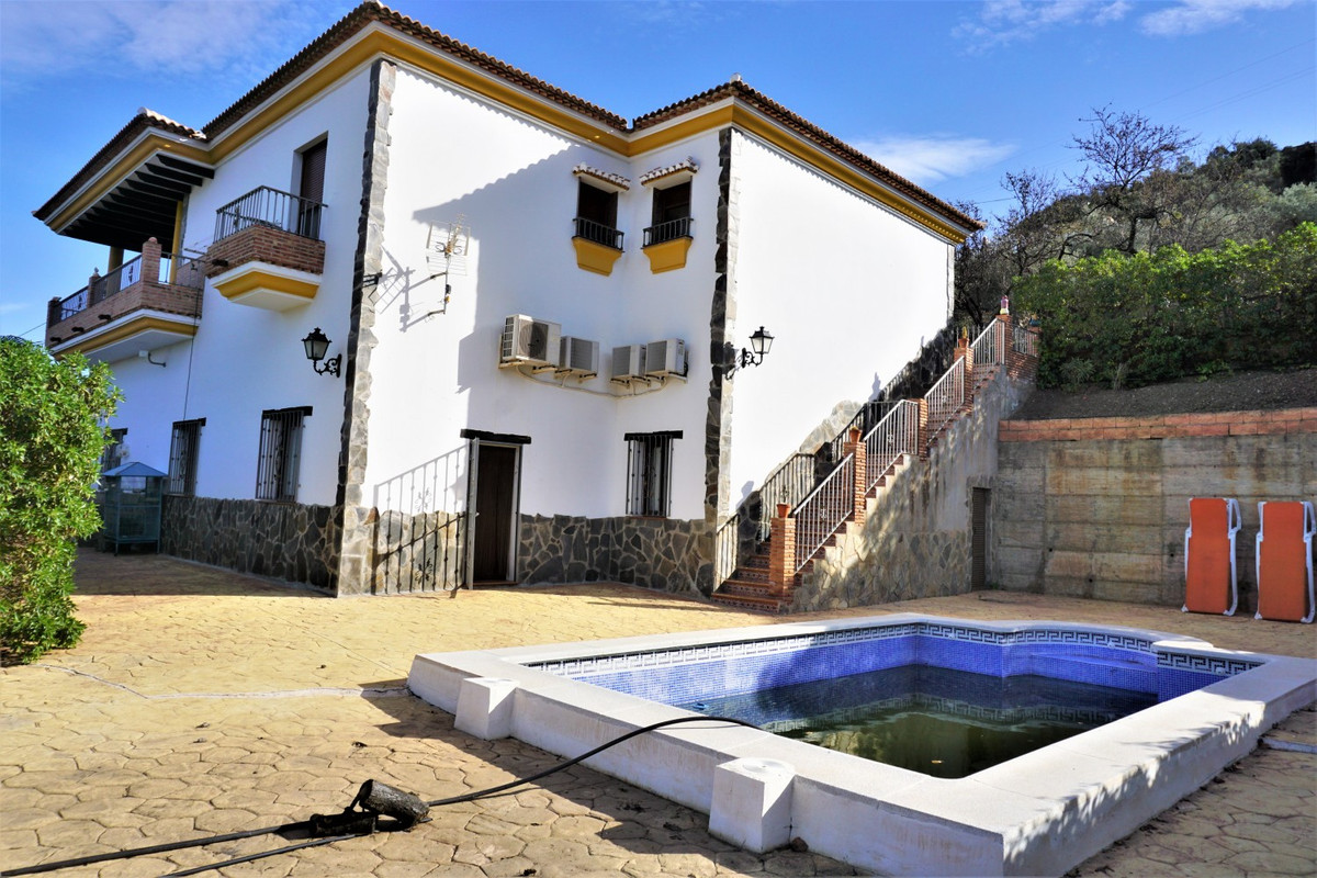 Villa in Sayalonga