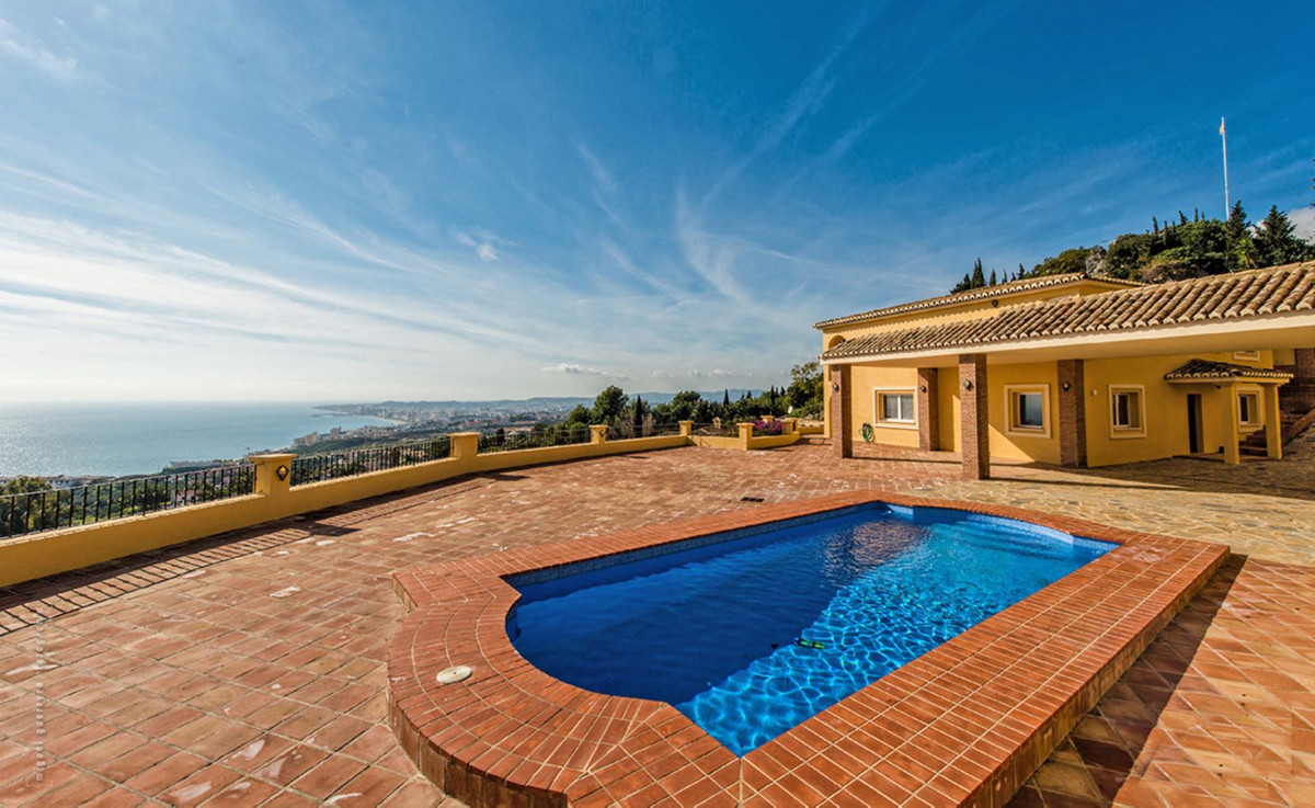 Villa in Benalmadena
