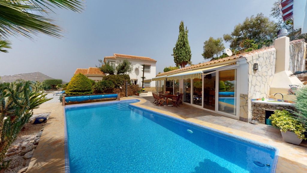 Villa in Sayalonga
