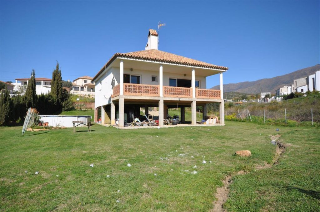 Villa in Estepona