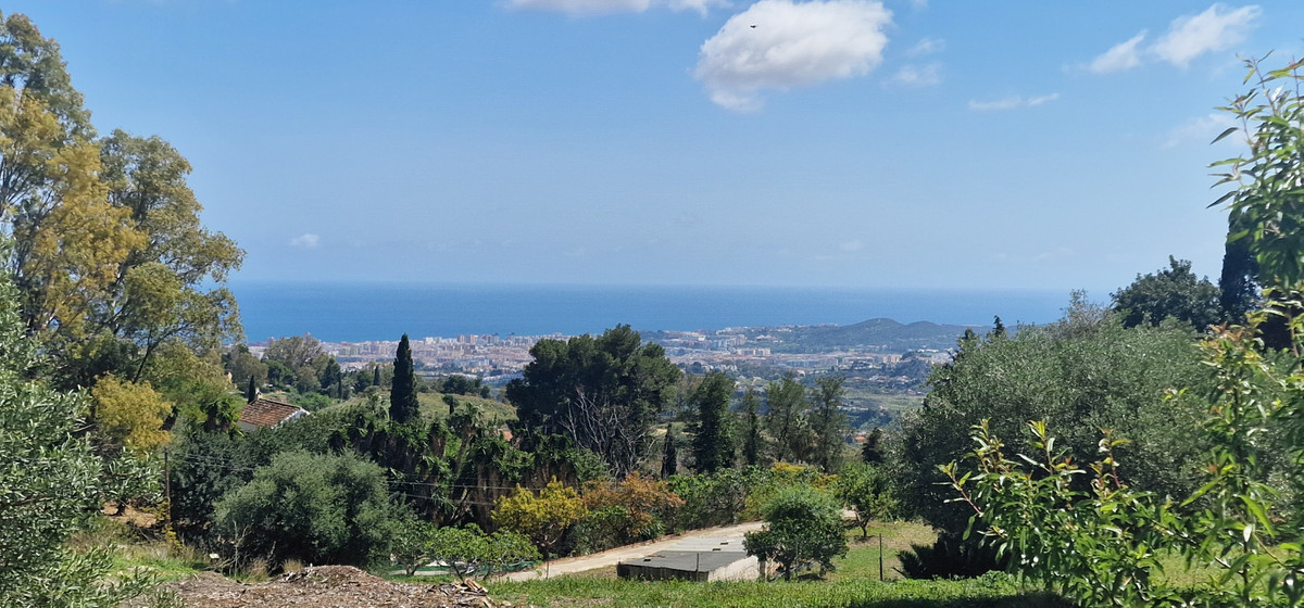 Grundstück in Mijas