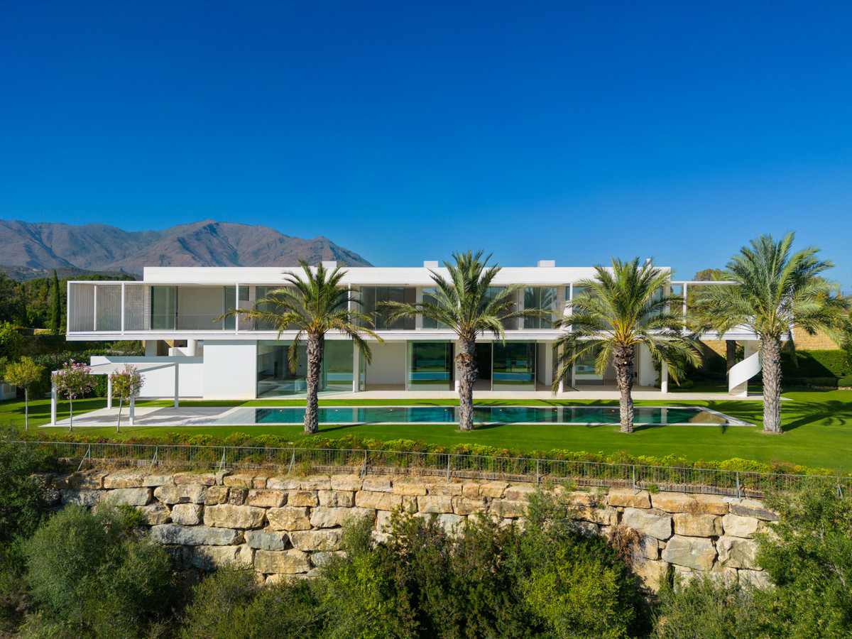 Villa in Casares