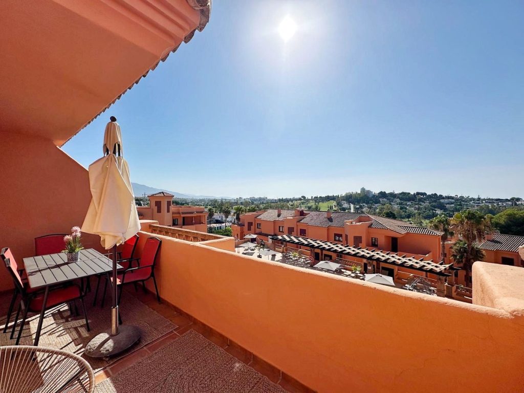 Apartment in El Paraiso