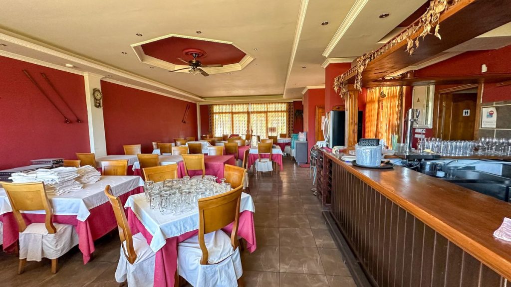 Commercial property in El Paraiso