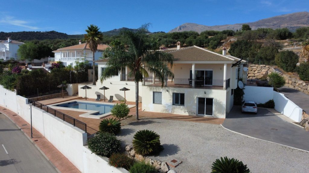 Villa in Periana
