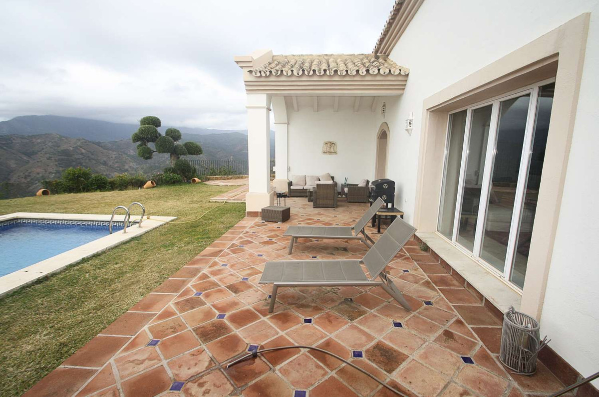 Villa in Istán