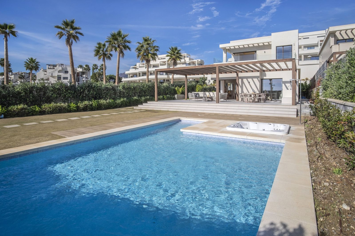 Villa in New Golden Mile