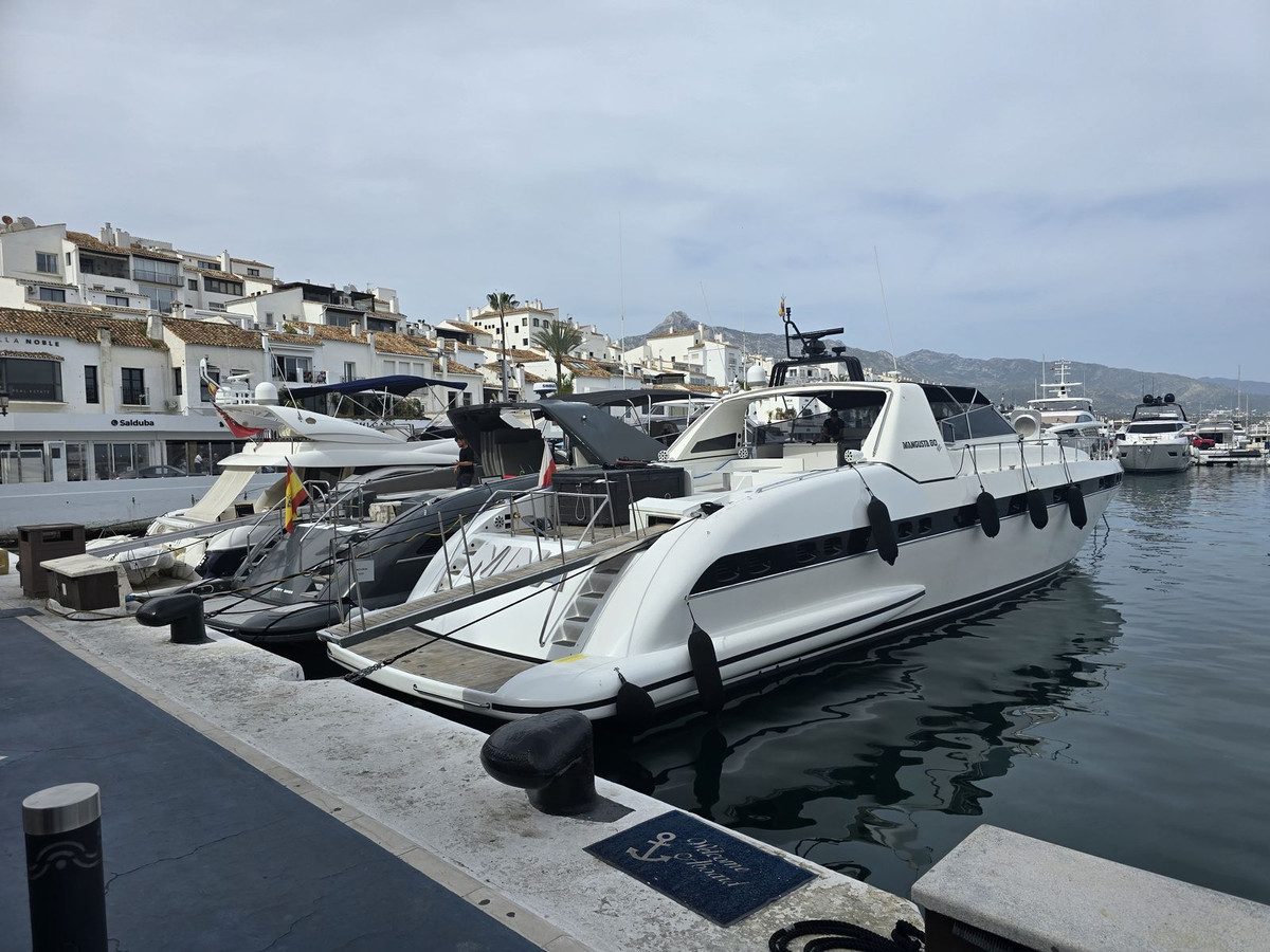 Gewerbeimmobilie in Puerto Banús
