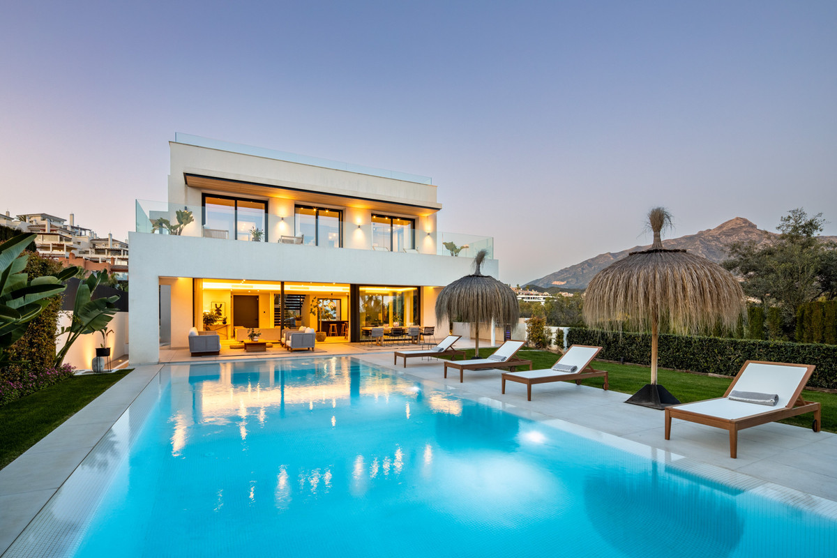 Villa in Nueva Andalucía