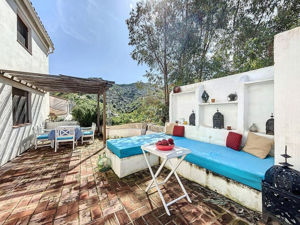 Villa in Comares