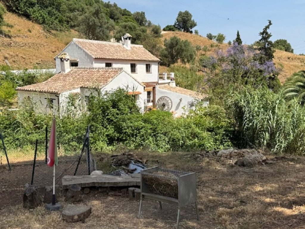 Country house in Casares