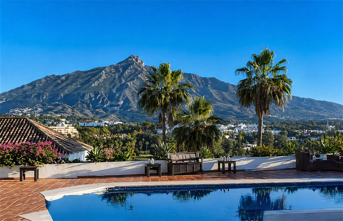 Villa in Nueva Andalucía