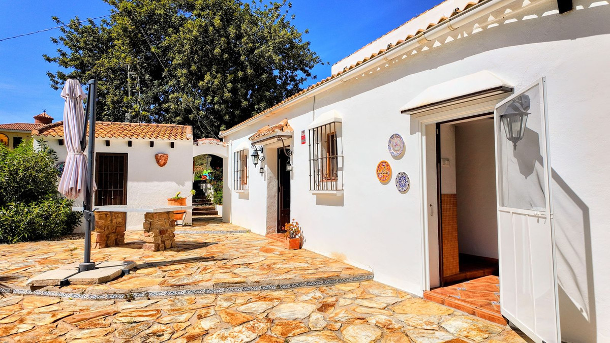 Finca in Almogía