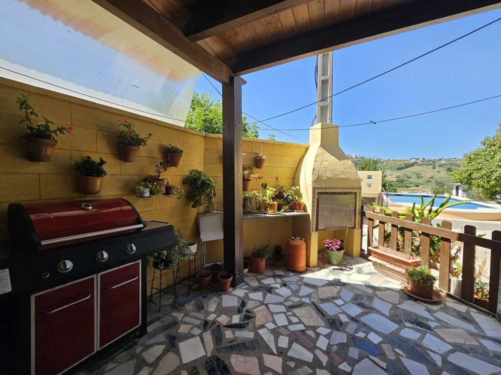 Villa in Casares
