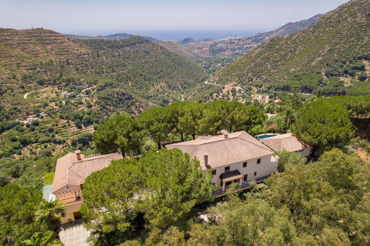 Villa in Ojén