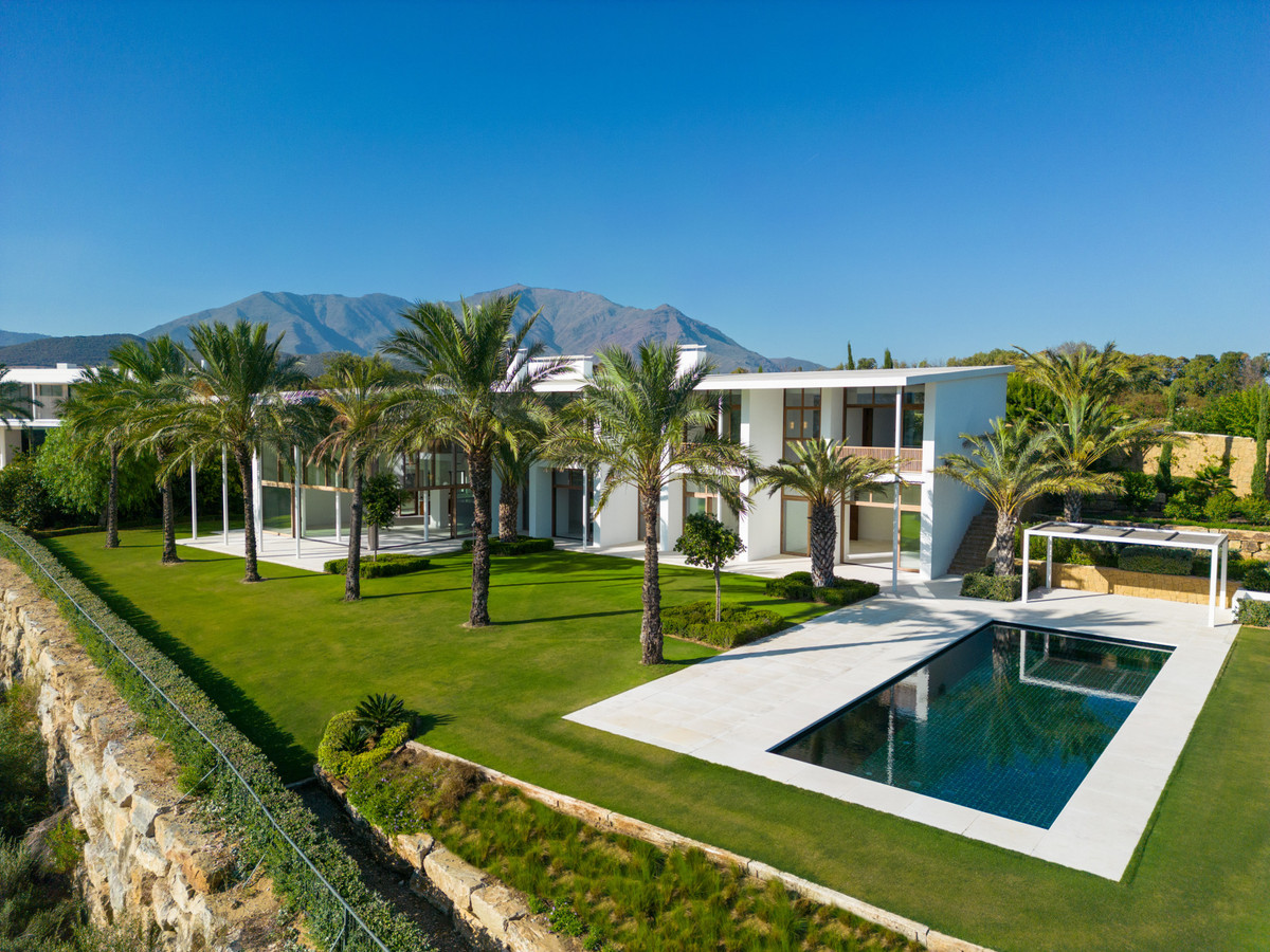 Villa in Casares