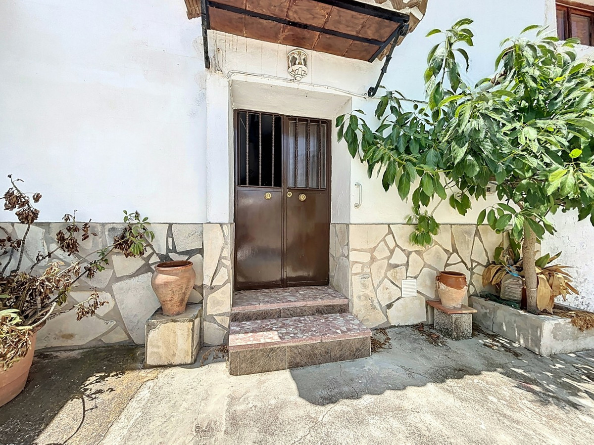 Villa in Comares
