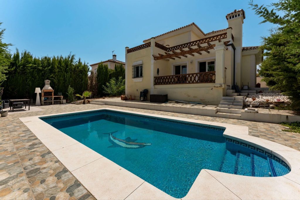 Villa in Coín