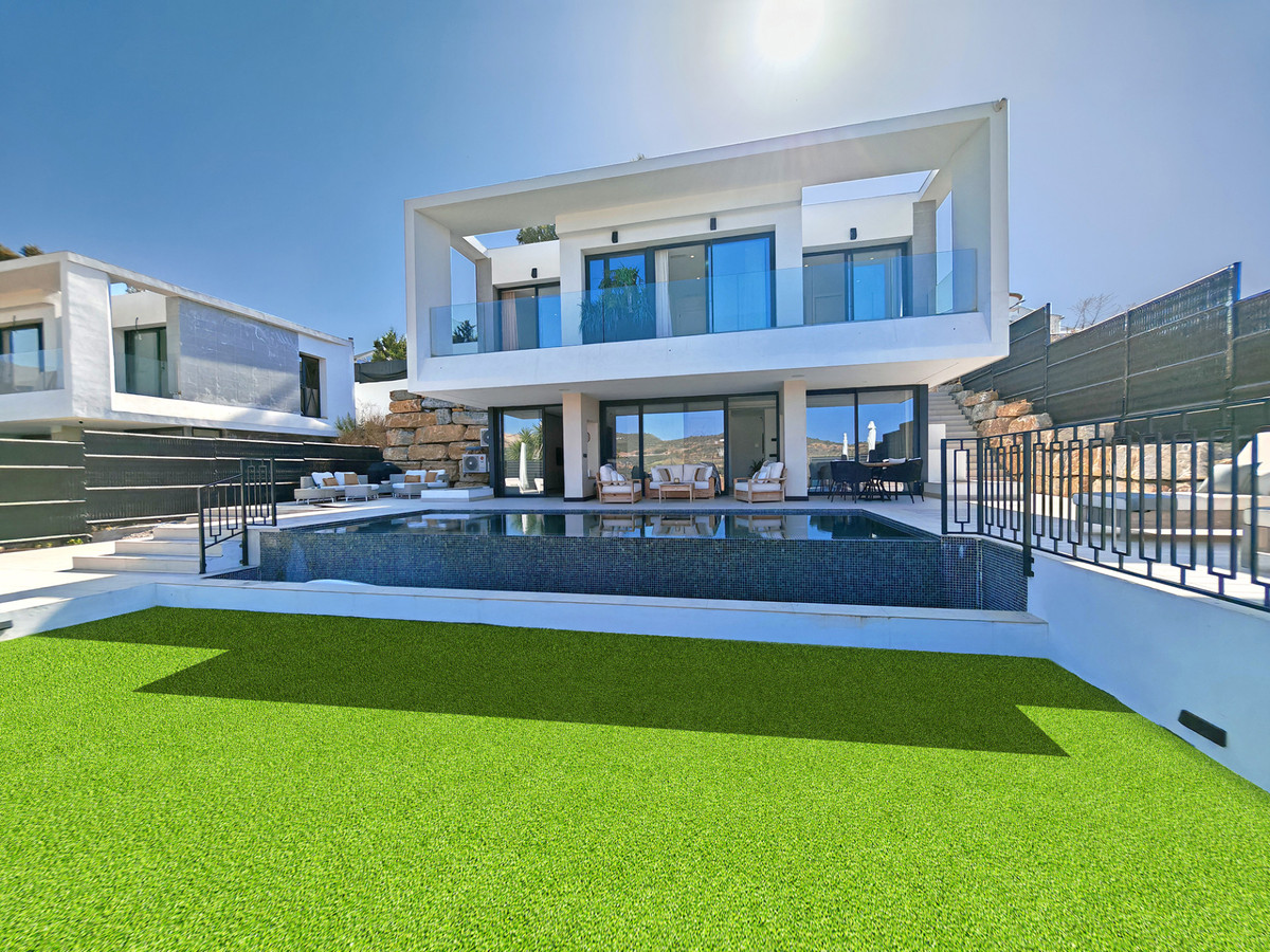 Villa in Estepona