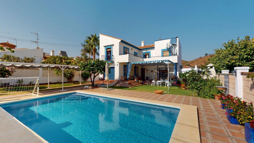 Villa in Vélez-Málaga