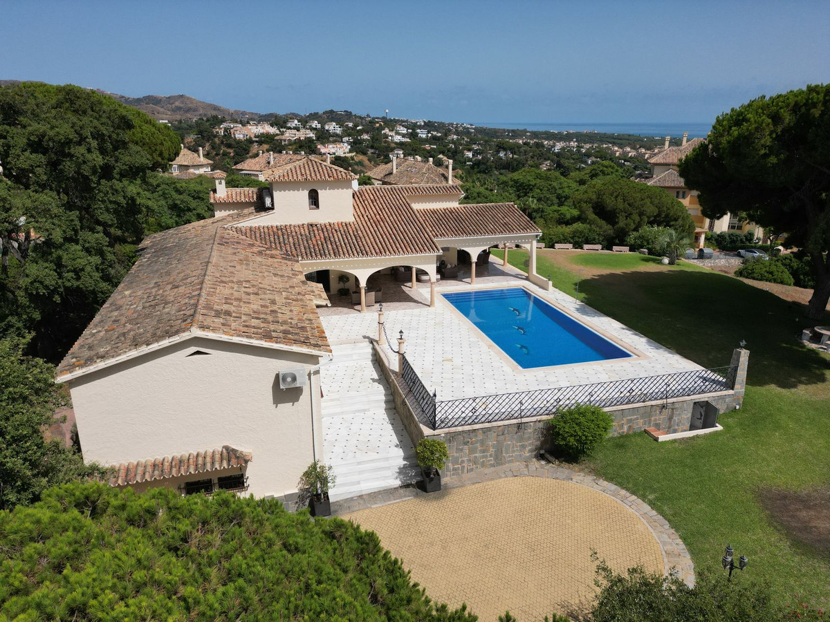 Villa in Elviria