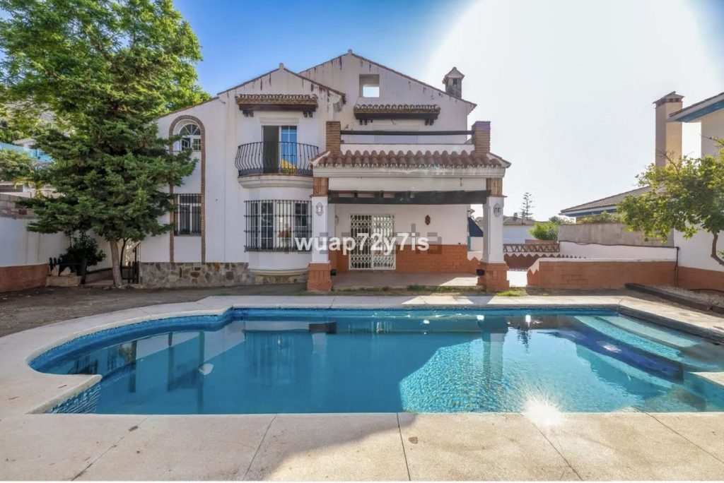 Villa in Benalmadena