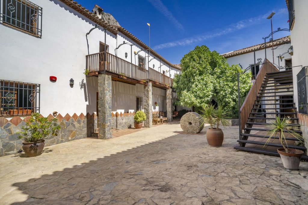 Commercial property in Benaoján