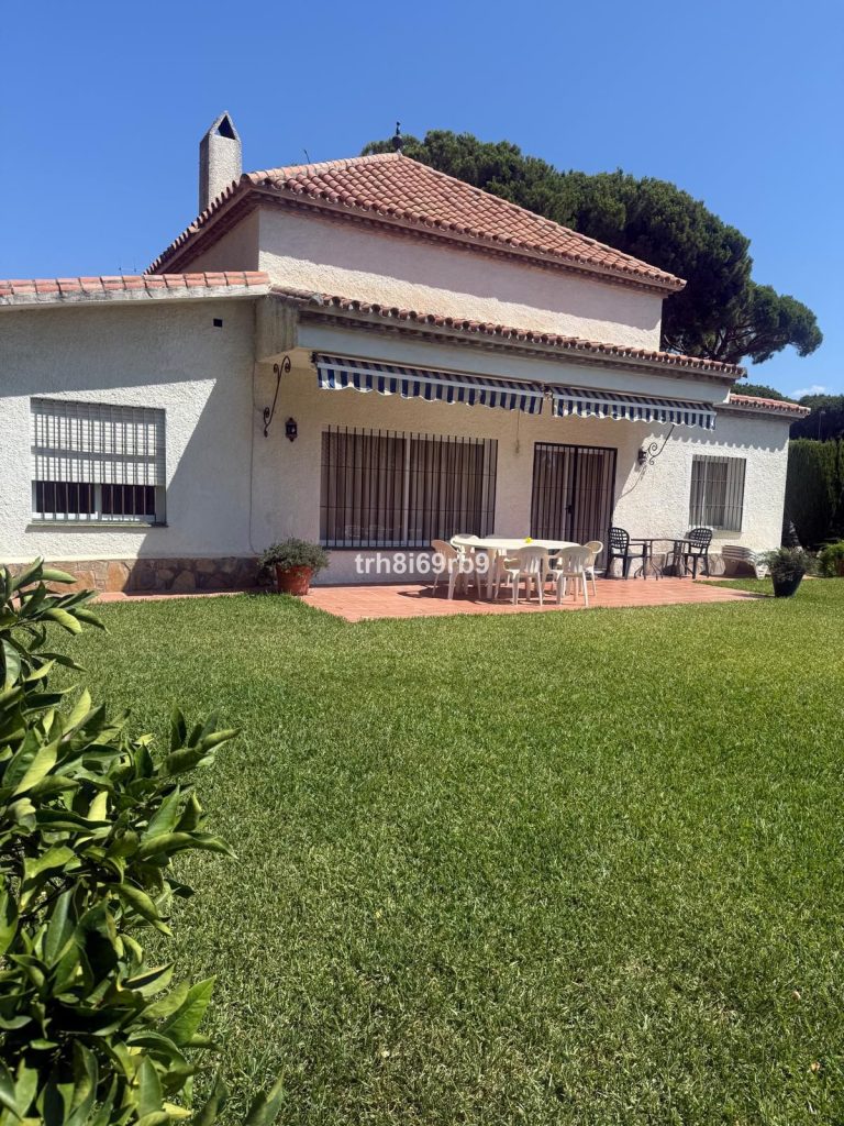 Villa in Estepona