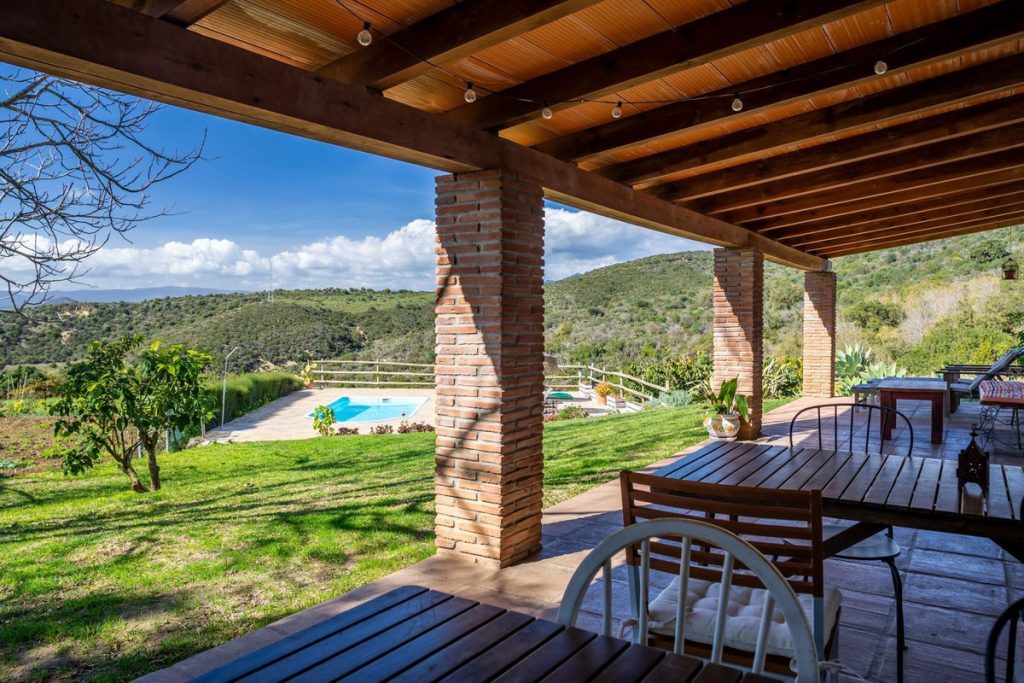 Commercial property in Casares