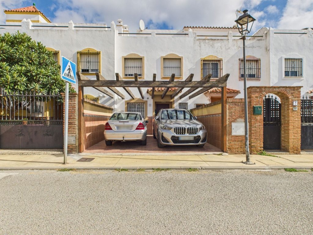 Town house in Estepona