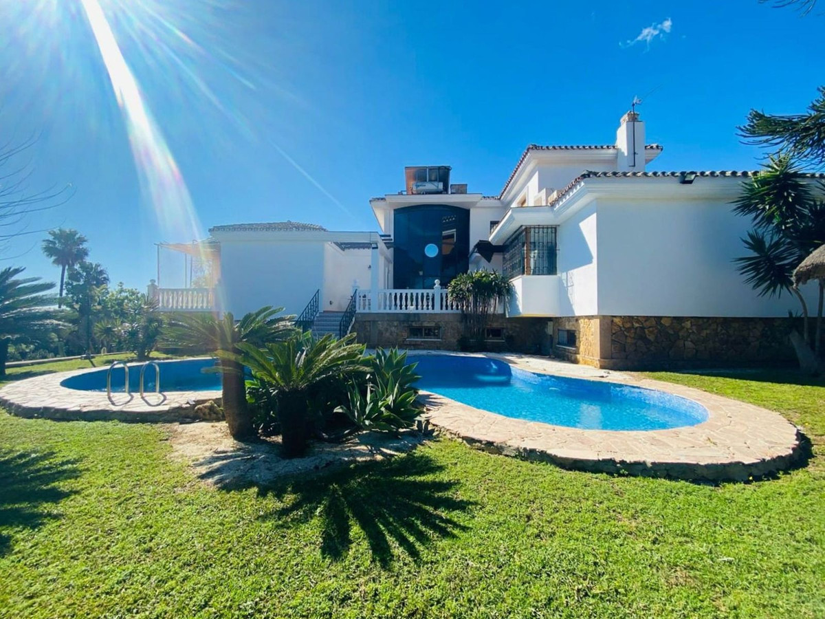 Villa in Benalmadena