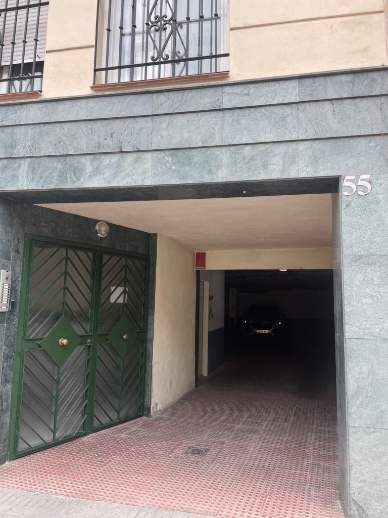 Garage in Coín