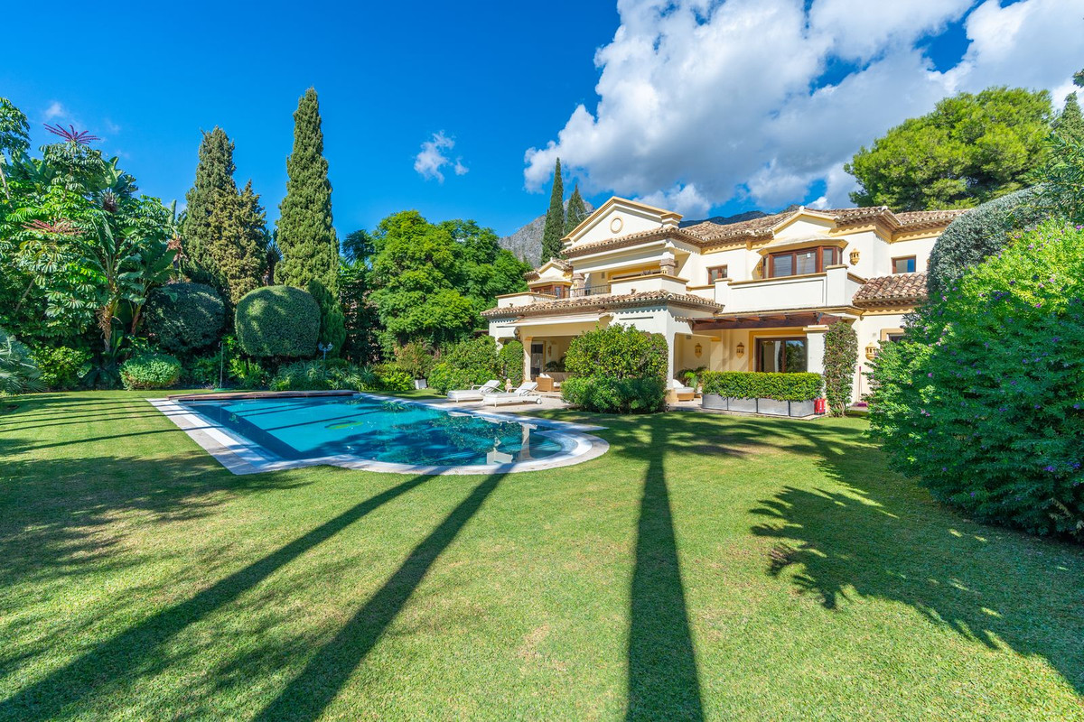 Villa in Sierra Blanca