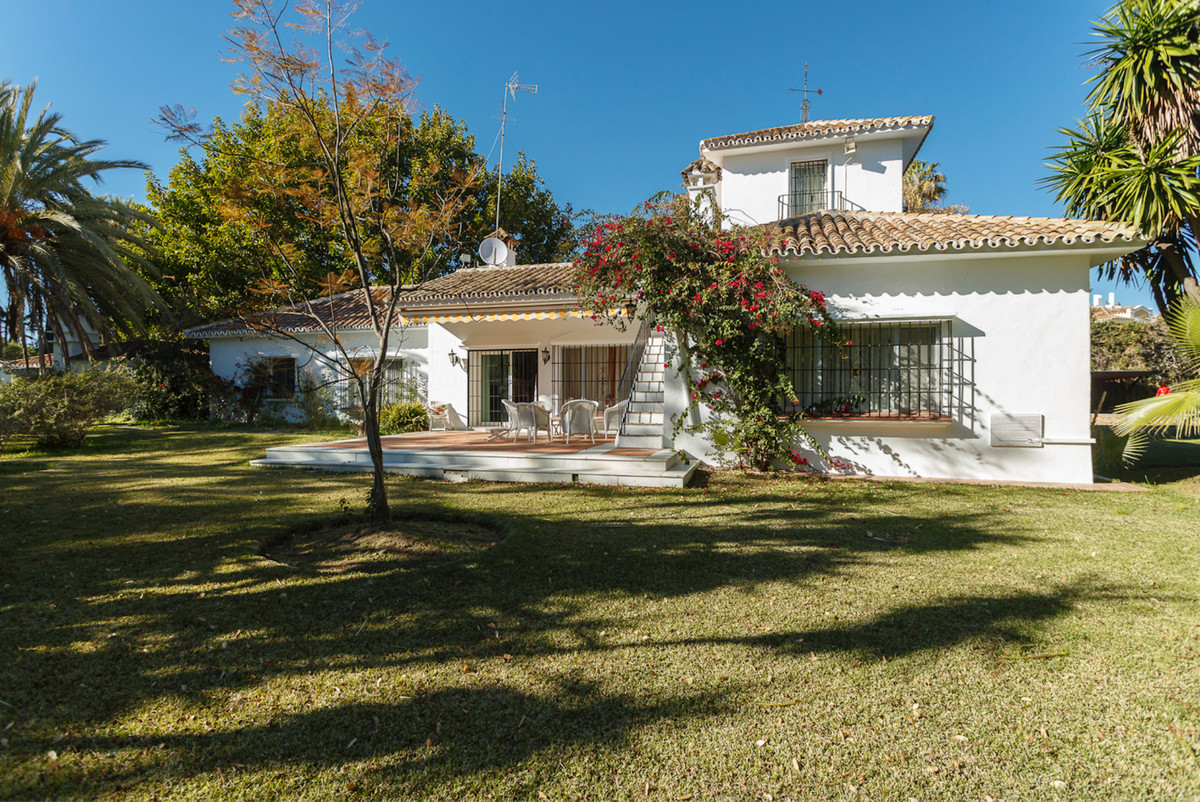 Villa in Guadalmina Baja