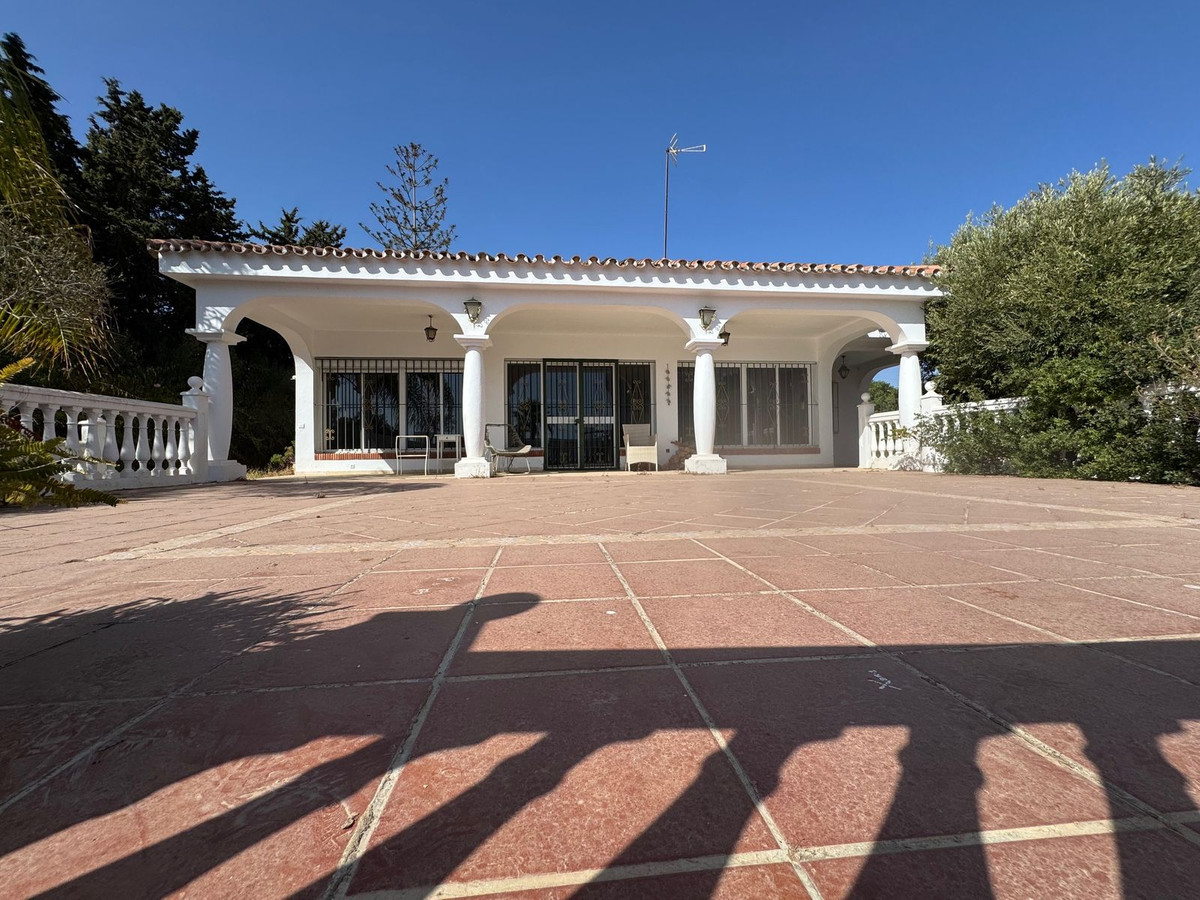 Villa in Estepona