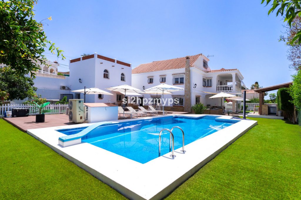 Villa in Vélez-Málaga