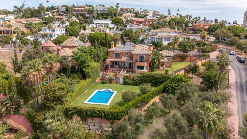 Villa in Benalmadena