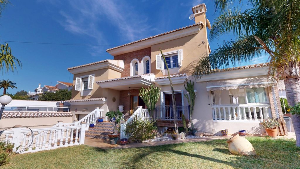 Villa in Vélez-Málaga