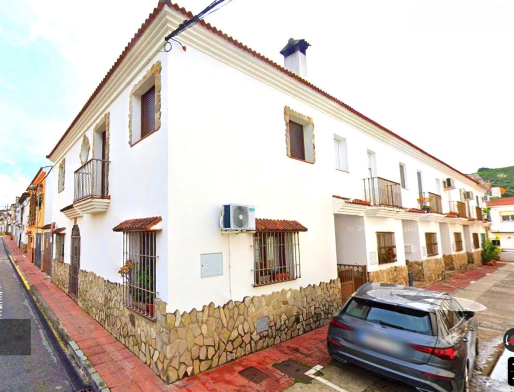 Villa in Casares