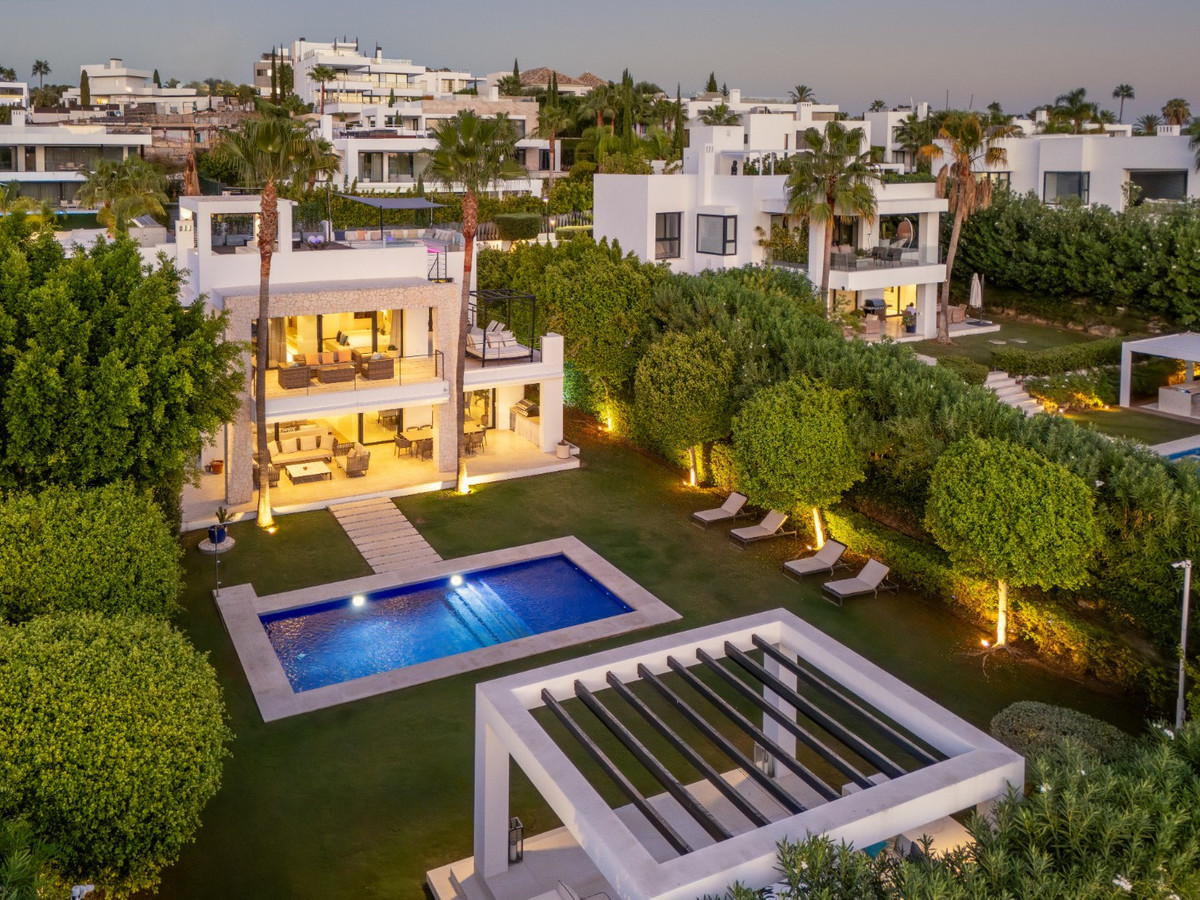 Villa in Nueva Andalucía