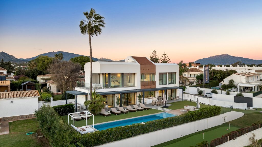 Villa in Estepona