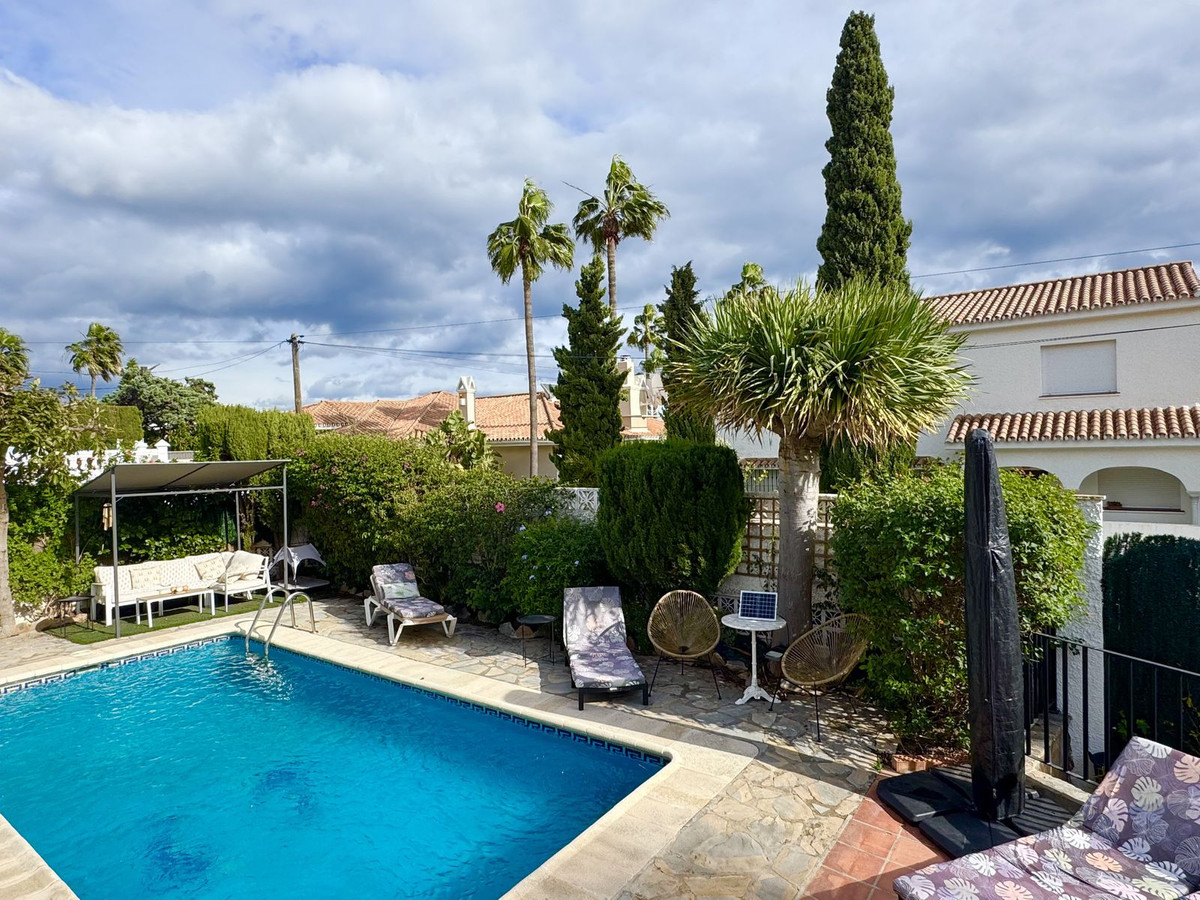 Villa in La Duquesa