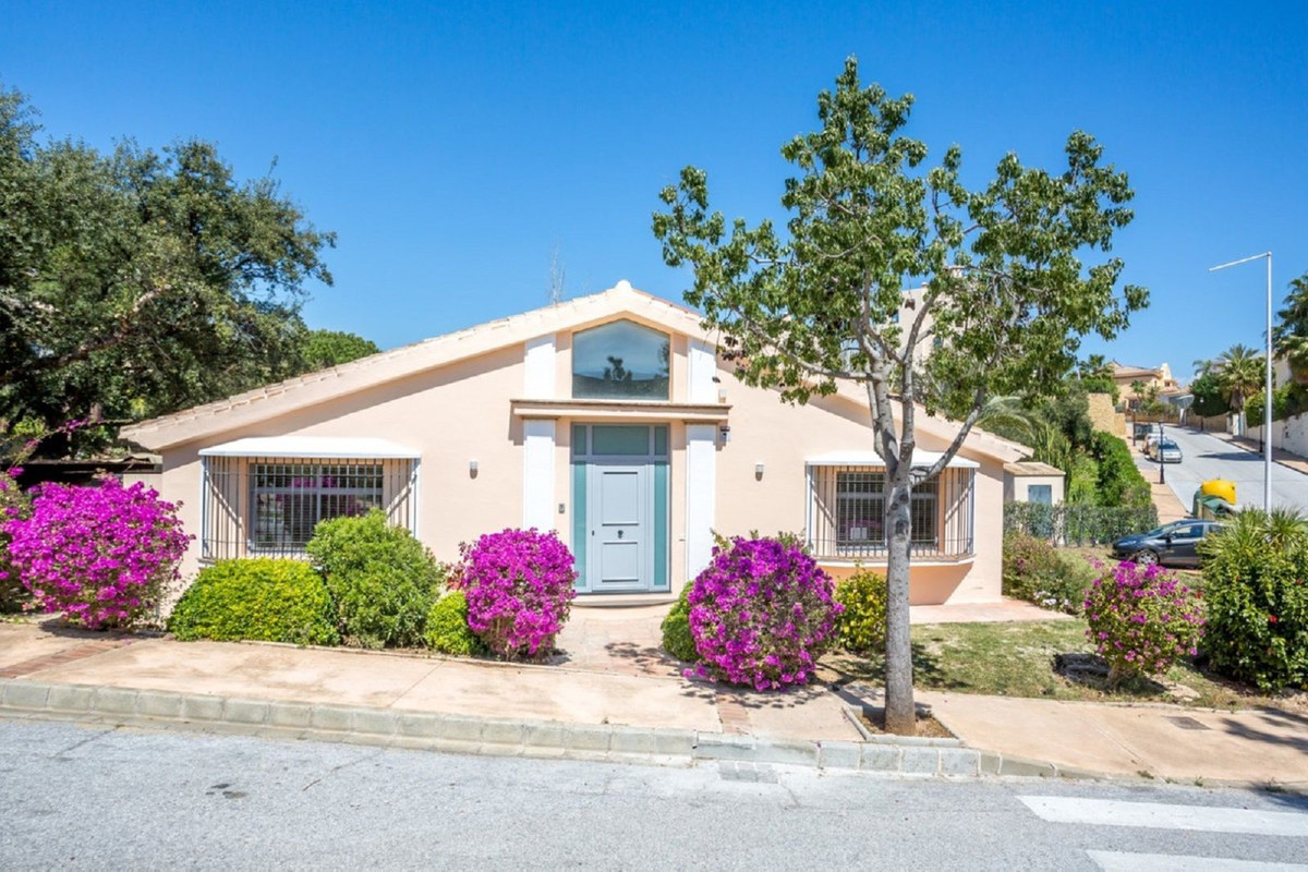 Villa in Elviria